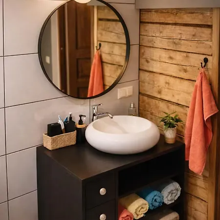 Apartman Vaksali 12 *